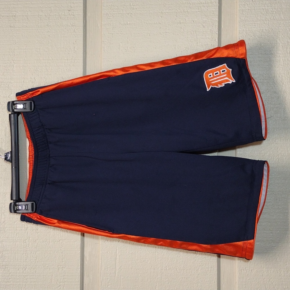 Detroit Tigers boys Genuine Merchandise shorts XL